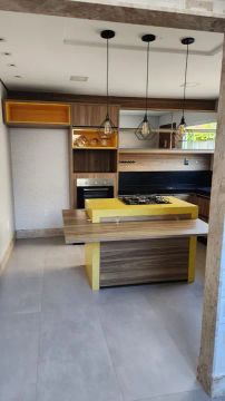 Casa duplex, com 3 quartos à venda no Bairro Vista Linda em Aracruz.