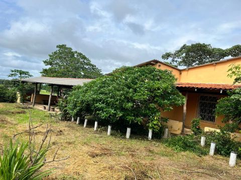 Vende-se sitio a 59km de Várzea Grande com 16hectares sentido Cáceres MT.