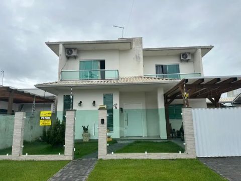 Casa Alto Padrão localizada em Tijucas/SC