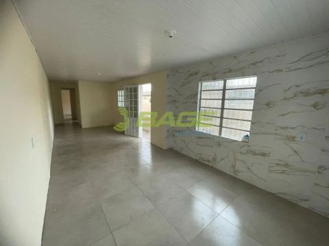 Casa a poucas quadras da Av. Duque de Caxias.
