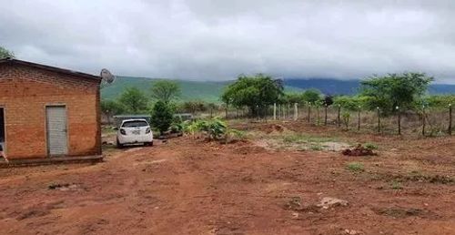 Roça com casa dentro no Poço Uibaí 