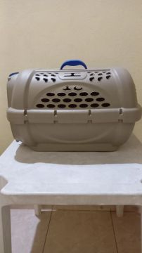 Caixa de transporte para cães e gatos (porte médio)