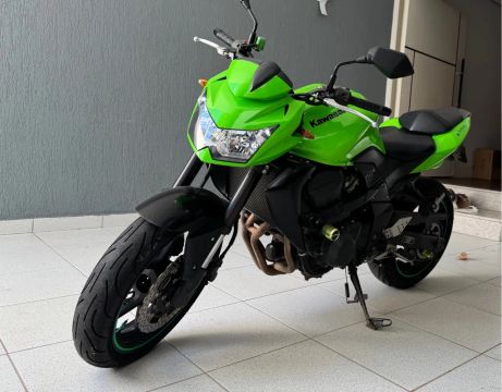 Vende-se Moto Kawasaki Z750 - Ano 2011 - Cor Verde