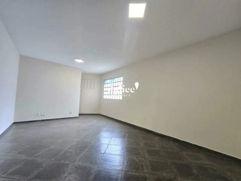 Sala Comercial no Bairro Vila Seixas, Edifício Provence
