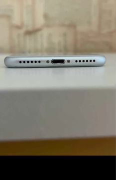 iPhone 8 normal Silver 64gb
