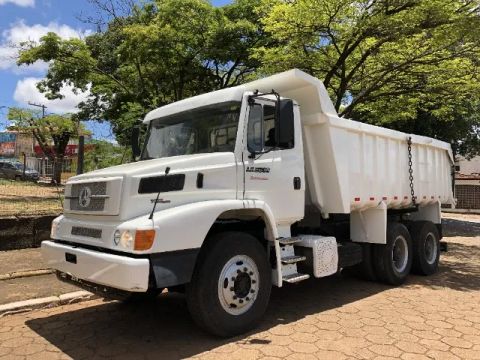 Vendo Caminhão Muito Inteiro MB 2638, Traçado 6x4, ano 2000, Caçamba