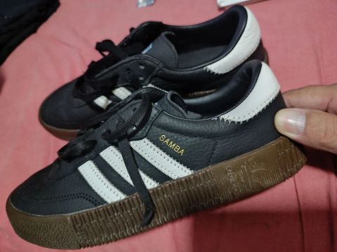 Vendo esse tênis Adidas samba original 