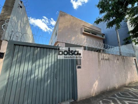 SOBRADO NO CENTRO DA CIDADE ! !
