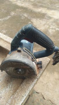 Esmerilhadeira Bosch voltagem 220