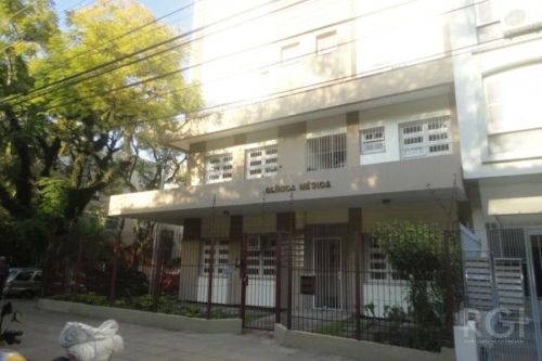 Salas em prédio único em dois andares , parte baixo , ótima recepção , lavabo, dois consul