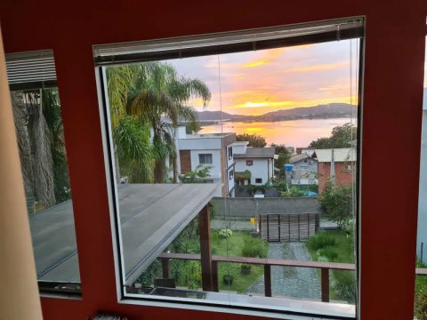 Charmosa casa com 2 quartos e vista panorâmica da Lagoa