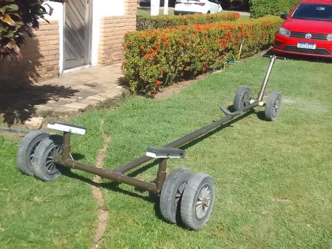 Carrinho de lancha