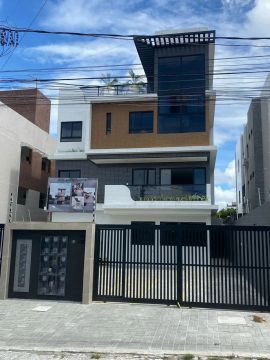 Cobertura duplex de 03 quartos, 02 suítes, 126,33m², Jacuzzi, nos Bancários.