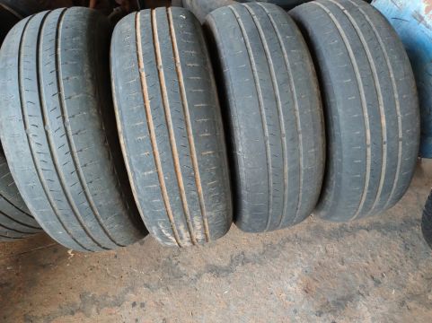 4 Pneus 195/60/15 Usado