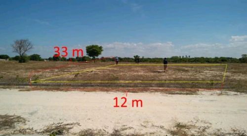 Terreno plano com 33m x 12m