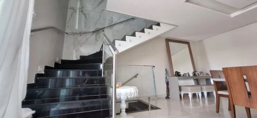 ADI {} LINDO Sobrado para venda tem 378 metros quadrados com 5 quartos em São Pedro