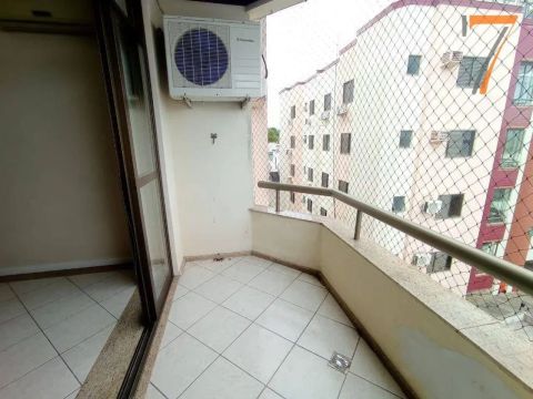 Apartamento com 2 dormitórios para alugar, 73 m² por R$ 3.630,00/mês - Pantanal - Florianó
