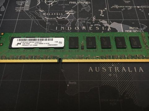 Memória RAM 1GB DDR3 PC3-10600E