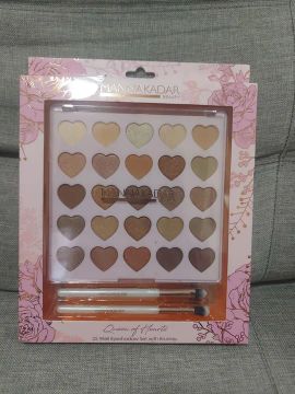 Paleta de sombras Queen of Hearts 25 cores + 2 pincéis