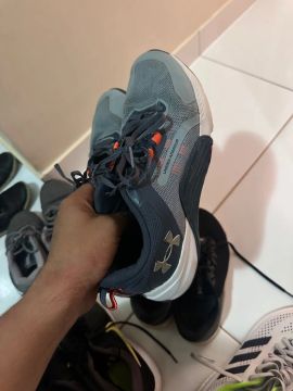 Tênis Under Armour Masculino Cinza( 5 pares de tênis)