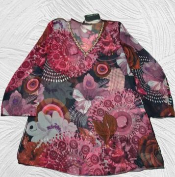 Blusa Tipo Bata em Voil Estampada Nova