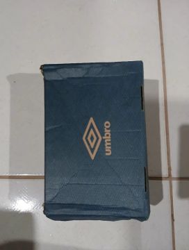  Chuteira Umbro Society nova (40)