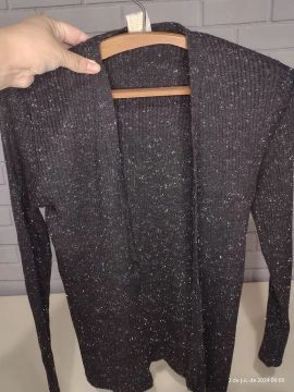 Casaquinho Preto com Fios Prata Brilhante Tam: M