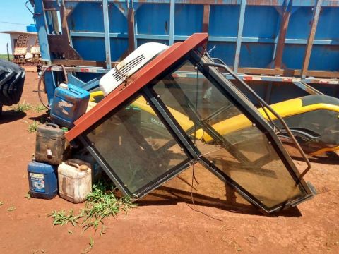 Cabine Massey Ferguson antigo linha 290