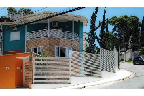 Condomínio com 5 quartos à venda em Vila Irmãos Arnoni - SP