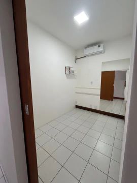 Sala comercial com ótima localização - Bairro Colina