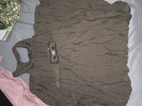 Vestido Longo Marrom com Detalhes em Pedrarias