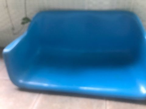 Banco de trem duplo antigo
