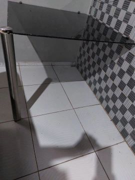 Mesa de vidro transparente