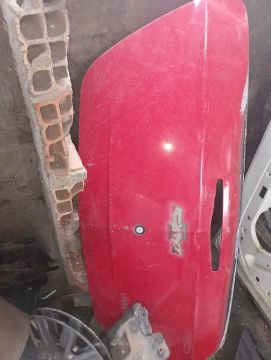 vende-se porta mala do Prisma 2014