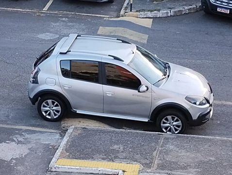 Sandero Stepway automático 