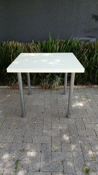 Mesa 90x90 com 03 cadeiras