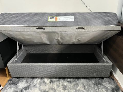 Vendo cama de solteiro 