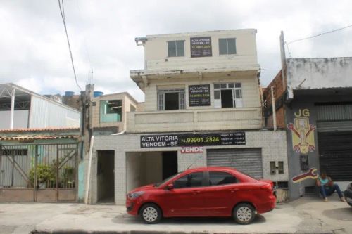 ALUGUEL DE PRÉDIO COM 2 CASAS, 2 APARTAMENTOS E 2 LOJAS