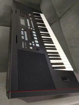 Teclado Roland E-X50