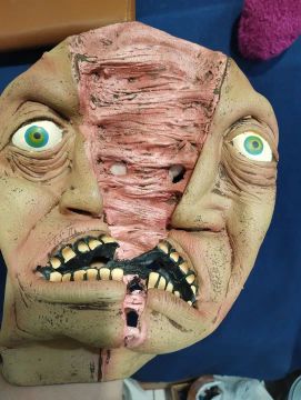 Máscara pro Halloween em vinil ( Grande )