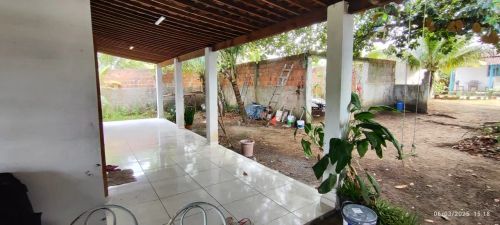 CASA RECÉM CONSTRUÍDA. 