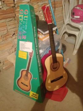 Violão acústico 300 não tem nem uma semana de uso 