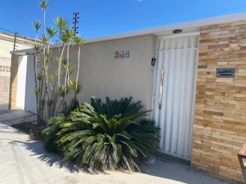 Casa localizada no Bairro Vila Moco, Petrolina-PE (praticamente no Centro da Cidade)