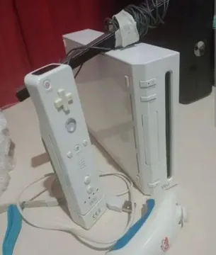Nintendo wii Desbloqueado com 1 controle + acessórios