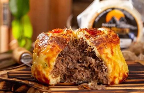 Queijo trufado recheado com carne do sol e charque 
