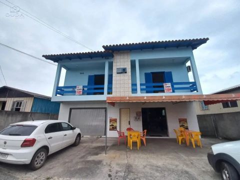 CASA COMERCIAL À VENDA