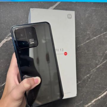 Xiaomi 13 256 GB de Armazenamento 8+8 GB de Ram (Seminovo em Ótimo Estado)