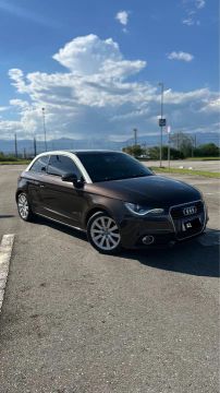 AUDI A1 2012 em ótimo estado!
