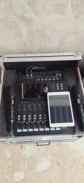 Mesa de Som Soundking dm20 com case