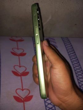 Celular Verde em Ótimo Estado